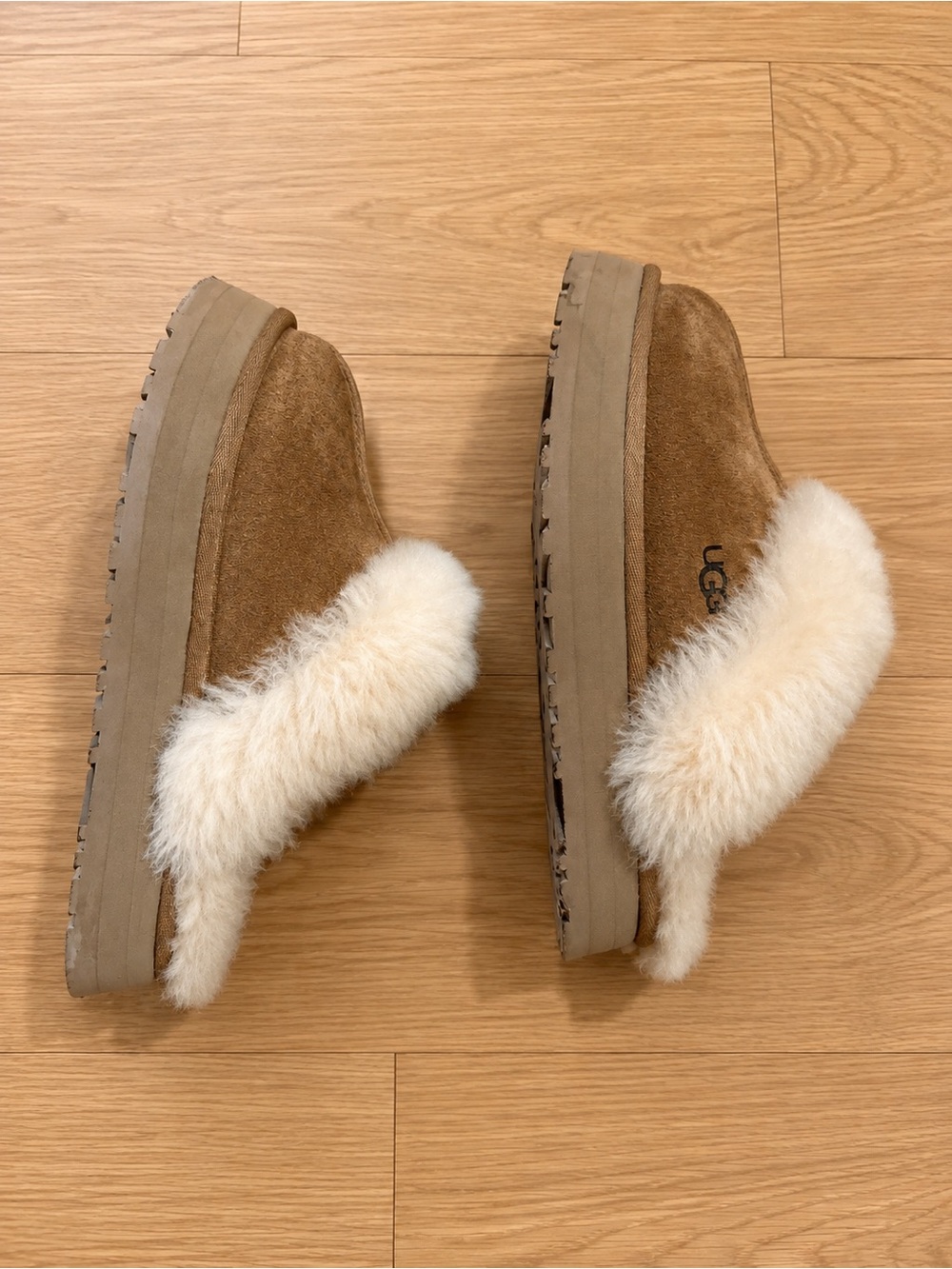 UGG Slides - Picture 3 of 4